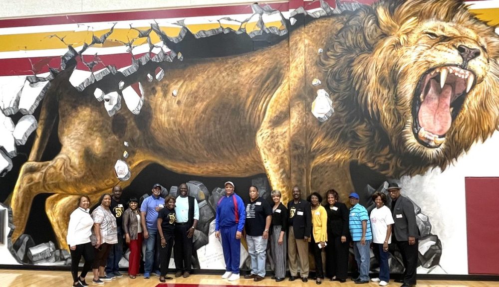 Jack Yates High School Receives Mural from the Jack Yates Class of 1971