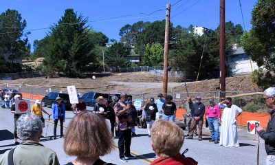 Pastor Rondall Leggett, of First Missionary Baptist Church, speaking at the Sept. 9 demonstration to stop the building project at 825 Drake Ave. (Facebook photo by Scott Clark)
