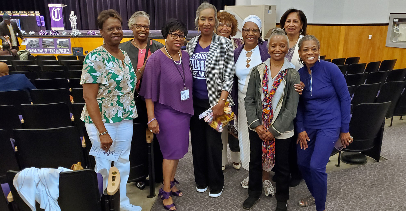 Honoree Brenda Knight with supporters at the Castlemont High School Alumni Association 20th Annual Hall of Fame Awards Luncheon in the Phil Reeder Auditorium. (Left to right) Marie Thomas, Juanita Pree McVey, Dr. Brenda Knight, Terrie Williams, Deborah Washington, Vicky Wimberley, Kathy Neely, Barbara Piggee Dell, Alice Westbrooks.