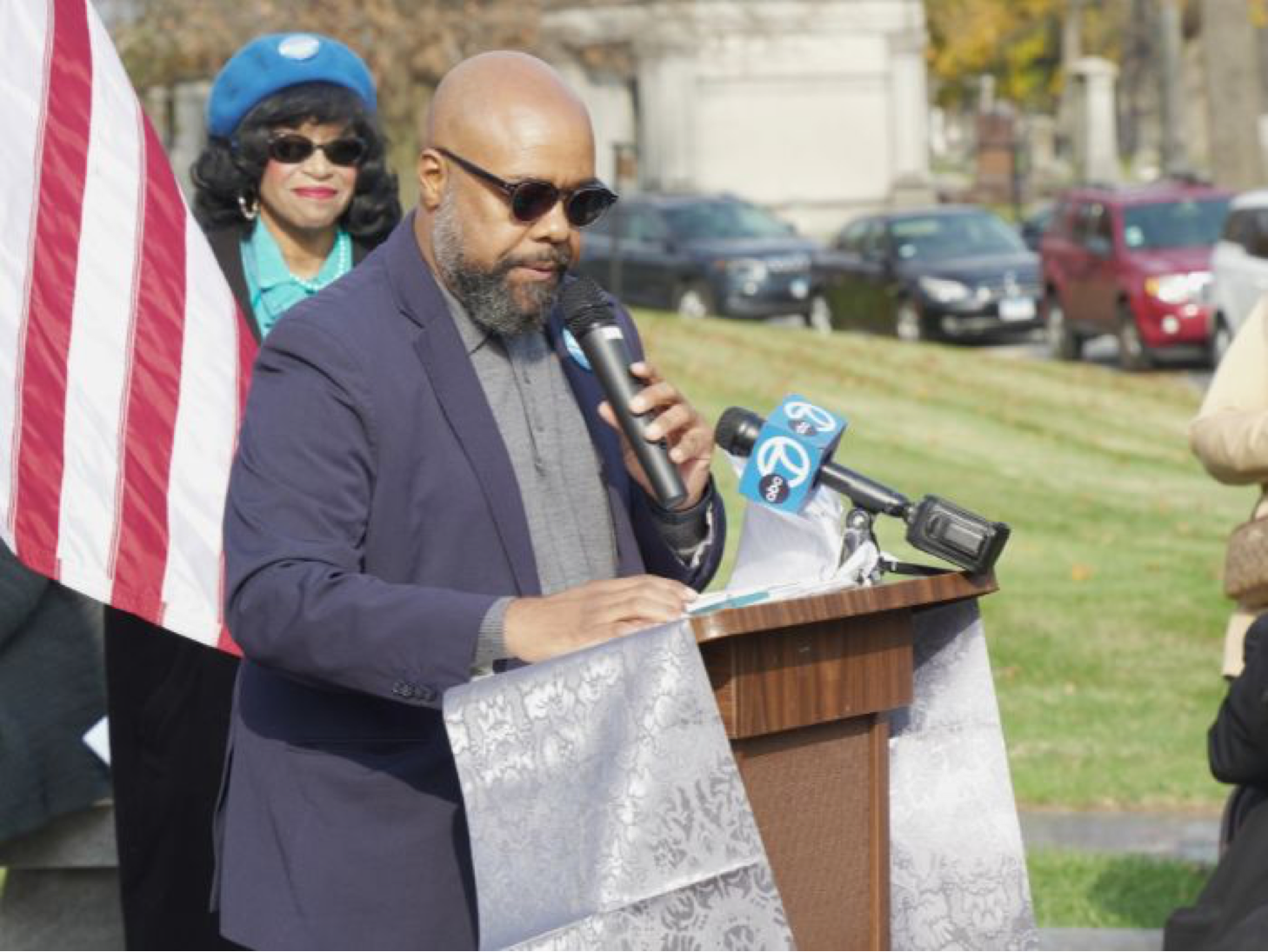 Ald. Desmon Yancy (5th) gave remarks at the wreath-laying ceremony (Photo Credit: Tacuma R. Roeback).