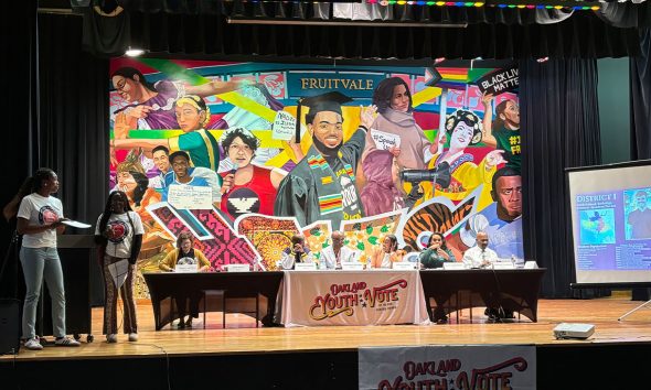 Oakland Youth Vote hosting a candidate forum at Fremont High School to better learn where director candidates stand on important issues. Photo by Magaly Muñoz.