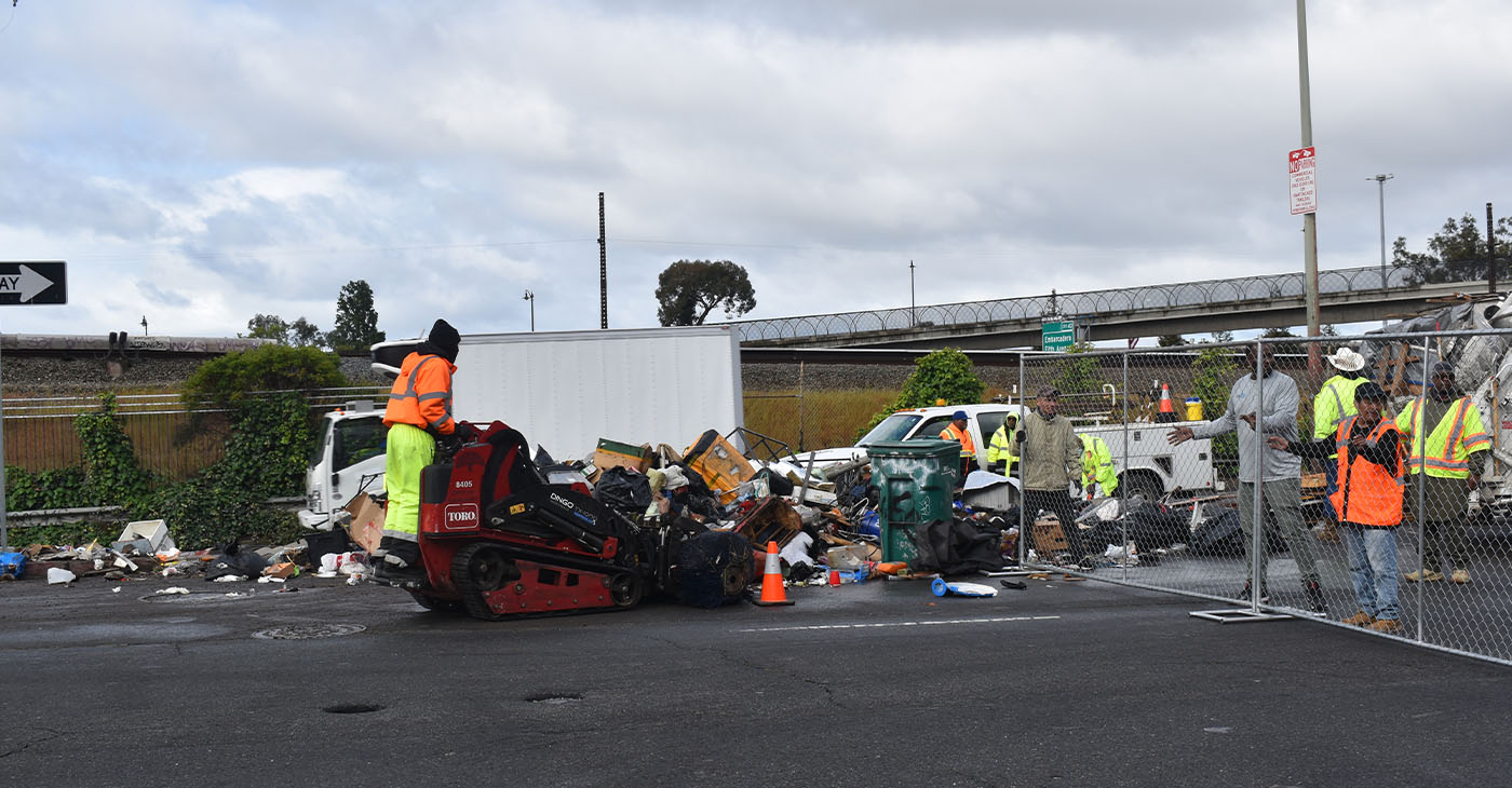 The City of Oakland began sweeping their largest homeless encampment on E 12th St. Monday morning. Advocates claim that the city has not done its due diligence with providing ample resources or outreach for residents at the encampment. Photo by Magaly Muñoz.